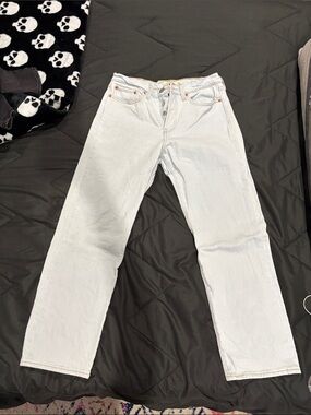 Levi’s woman’s wedgie straight light wash button fly jeans size 28x26